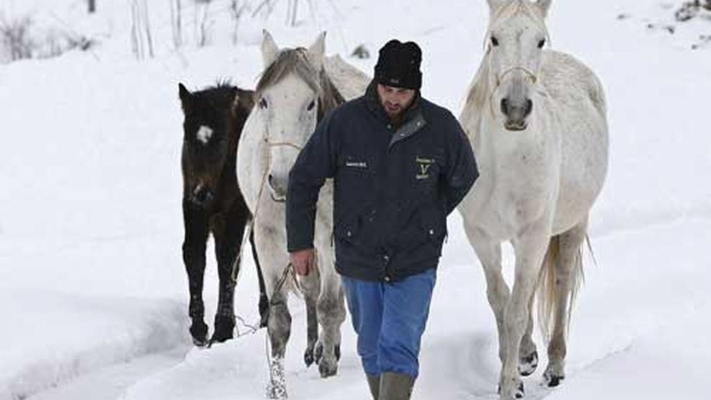 FUERTES NEVADAS ASOLAN LA PENÍNSULA