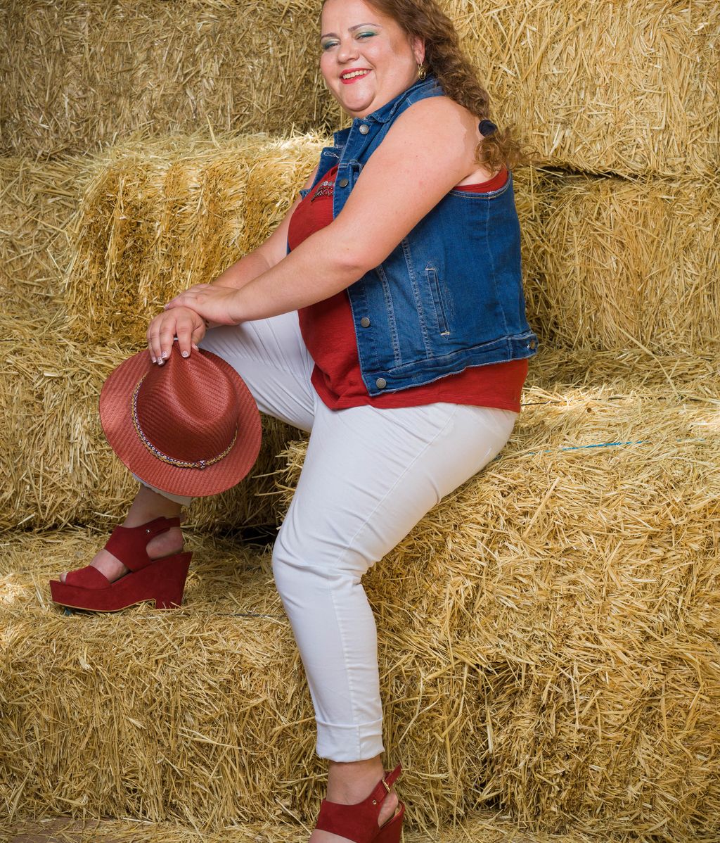 Rocío Jurado (34), granjera, rociera y folklórica