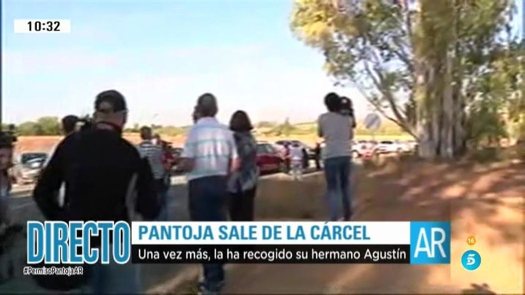 La cantante se mostró más seria que en las anteriores ocasiones