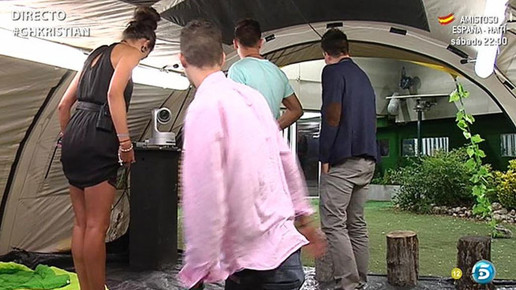 Raky fue la única chica que no disfrutó de la noche de pijamas