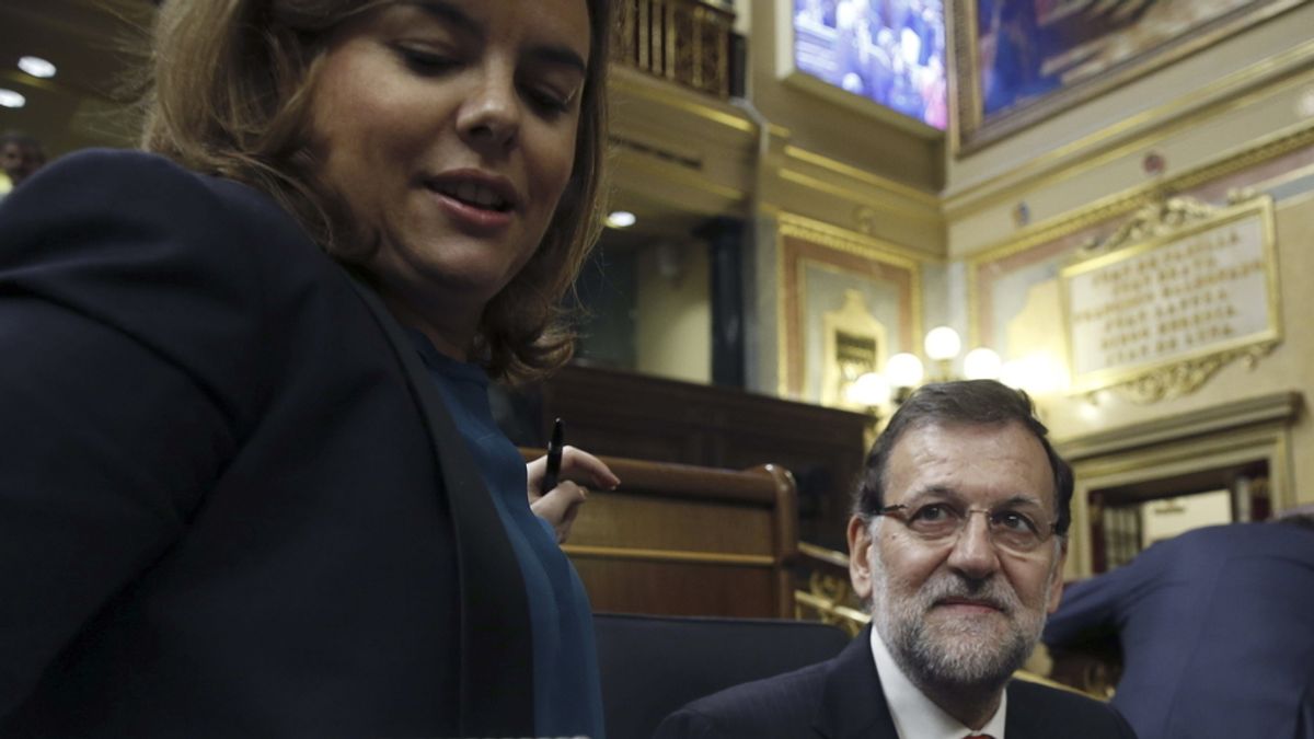 La vicepresidenta, Soraya Sáenz de Santamaría, junto al presidente del Gobierno, Mariano Rajoy.
