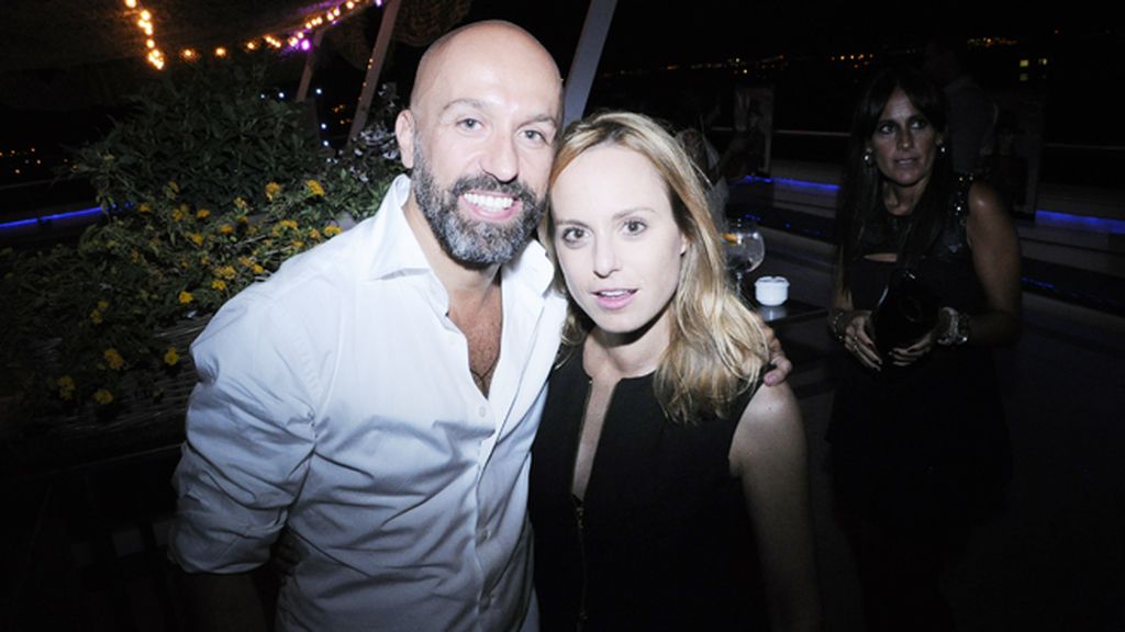 Arnaud Maillard, una de las mitades de Alvarno, junto a Ana Ureña