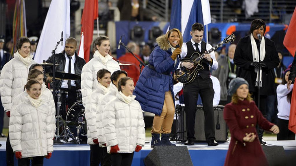 Kevin Costner y Hugh Jackman, bailan a ritmo de Bruno Mars en la Super Bowl
