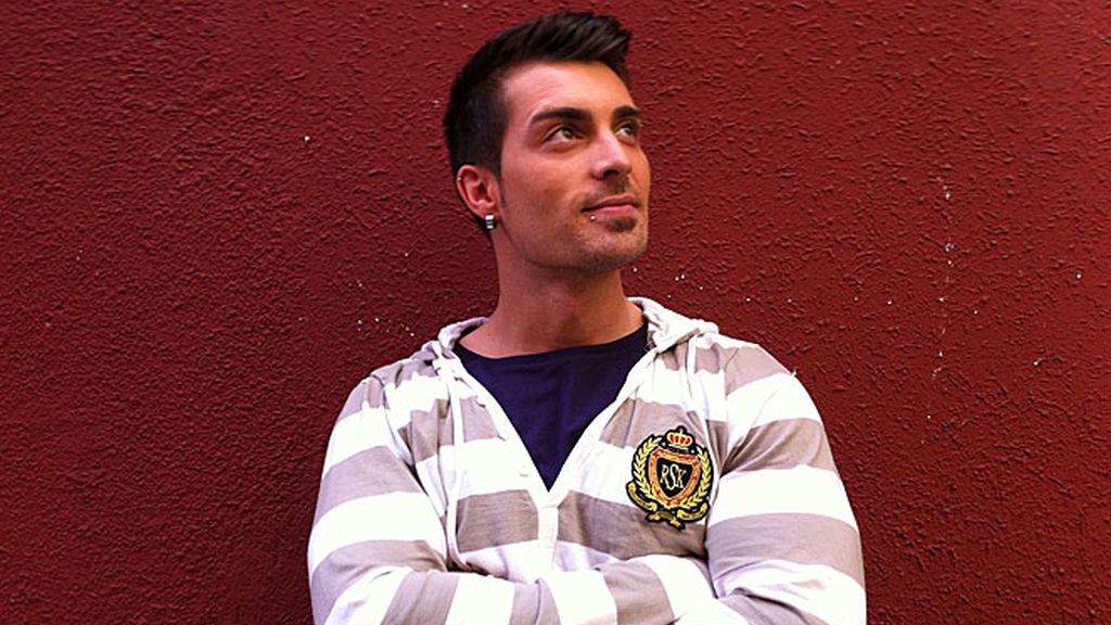 Músculos y tatuajes 'visten' su piel de arriba abajo