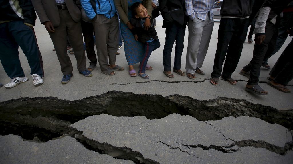 Un terremoto de 7,9 grados en la escala Ritcher sacude Nepal