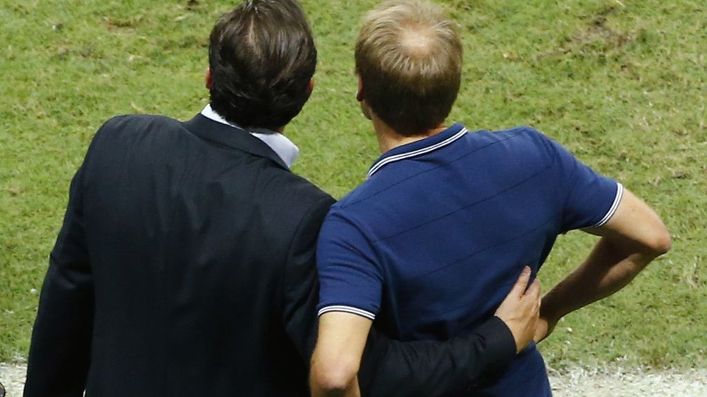 Wilmots y Klinsmann se juntaron para hablar ya que no había goles