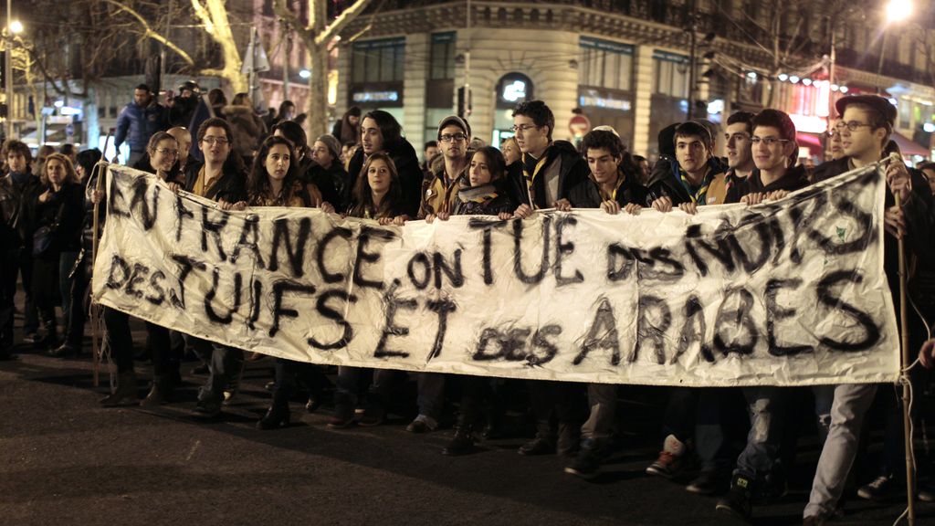 Francia se viste de luto