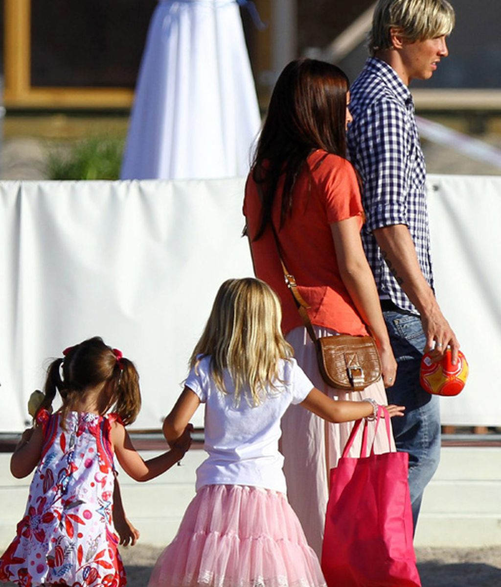 Fernando Torres y Álvaro Arbeloa, pasan el día con sus mujeres e hijos