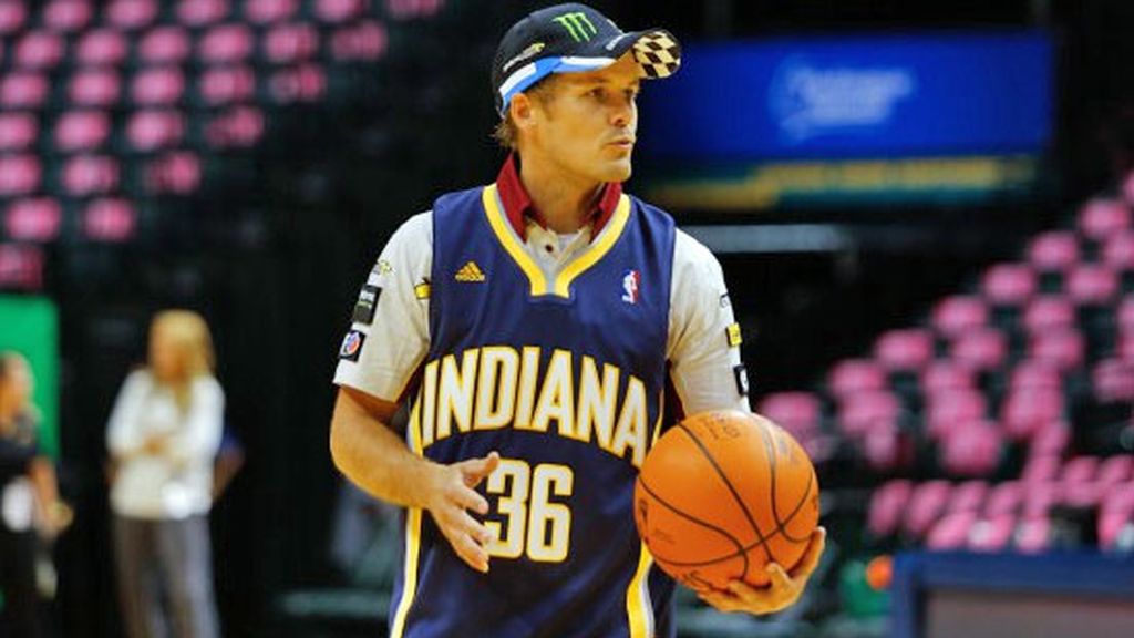 Las estrellas de MotoGP™ se citan con los Indiana Pacers