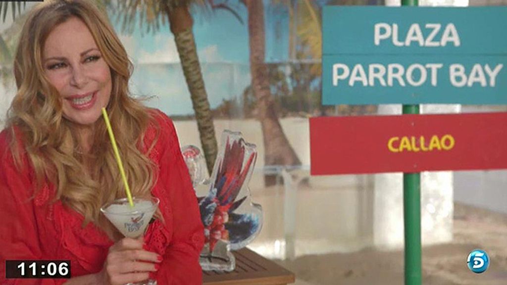 En esta ocasión, la actriz ha elegido un llamativo trikini rojo