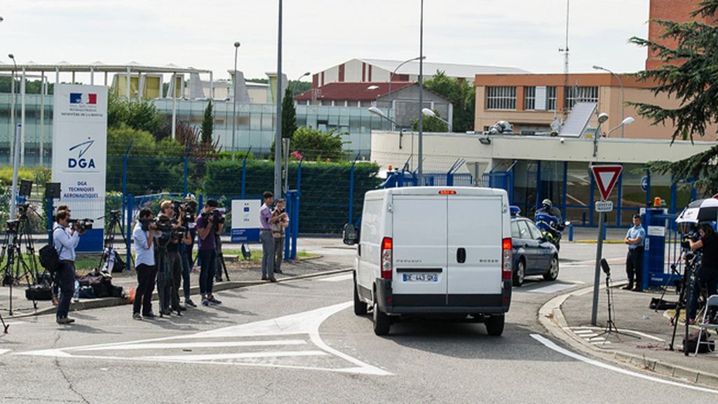 Encuentran una pieza metálica relacionada con la posible ala del MH370 hallada Encuentran una pieza metálica relacionada con la posible ala del MH370 hallada