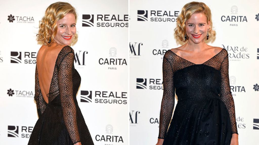 La actriz María León, con un modelo de encaje y abertura de espalda