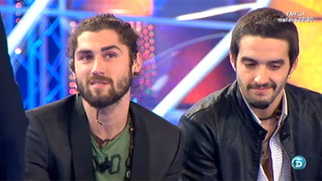 El grupo andaluz ha dedicado a Judith y su hermana el tema 'Tus muletas'