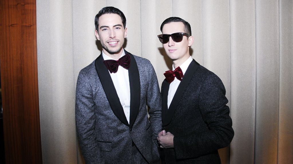 En la fiesta de Hugo Boss, vestidos con trajes de Gucci