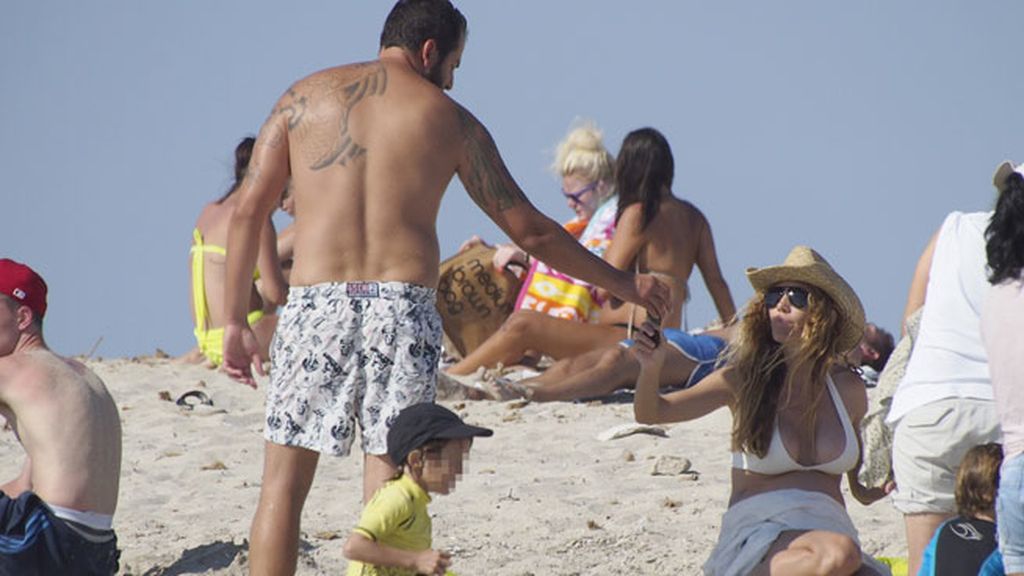 Borja Thyssen celebra su cumpleaños con Blanca Cuesta y sus hijos en Ibiza