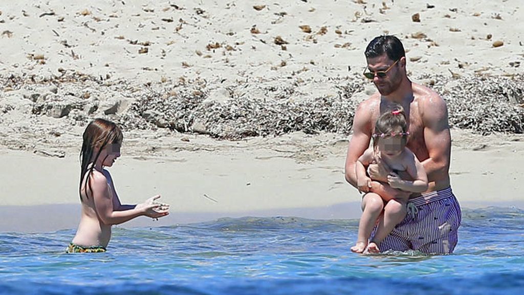 Vip water, my friend: ¡famosos que ya han catado el primer baño del verano!
