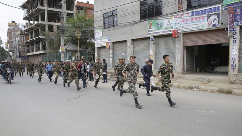 Un terremoto de 7,9 grados en la escala Ritcher sacude Nepal