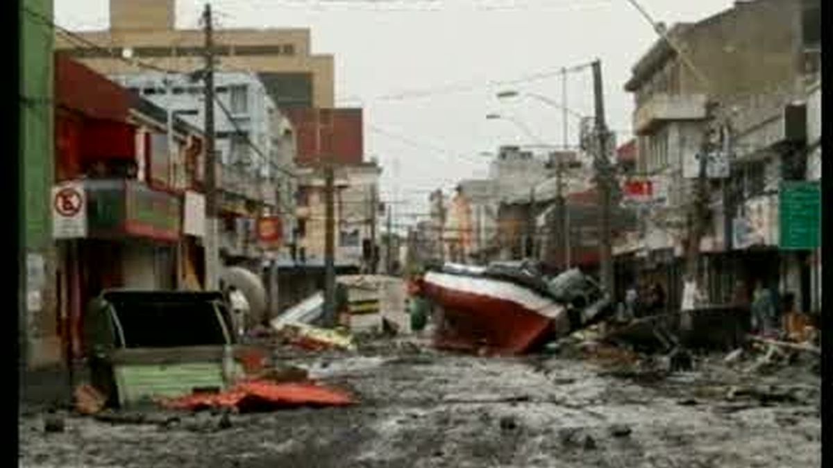 Después del terremoto, el tsunami