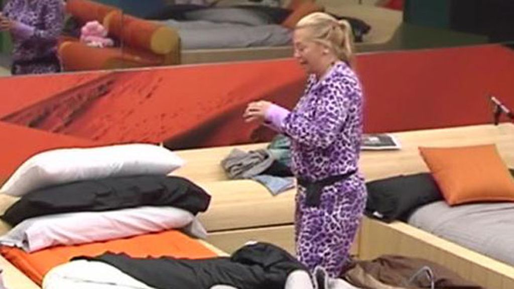 Luce un pijama con estampado animal