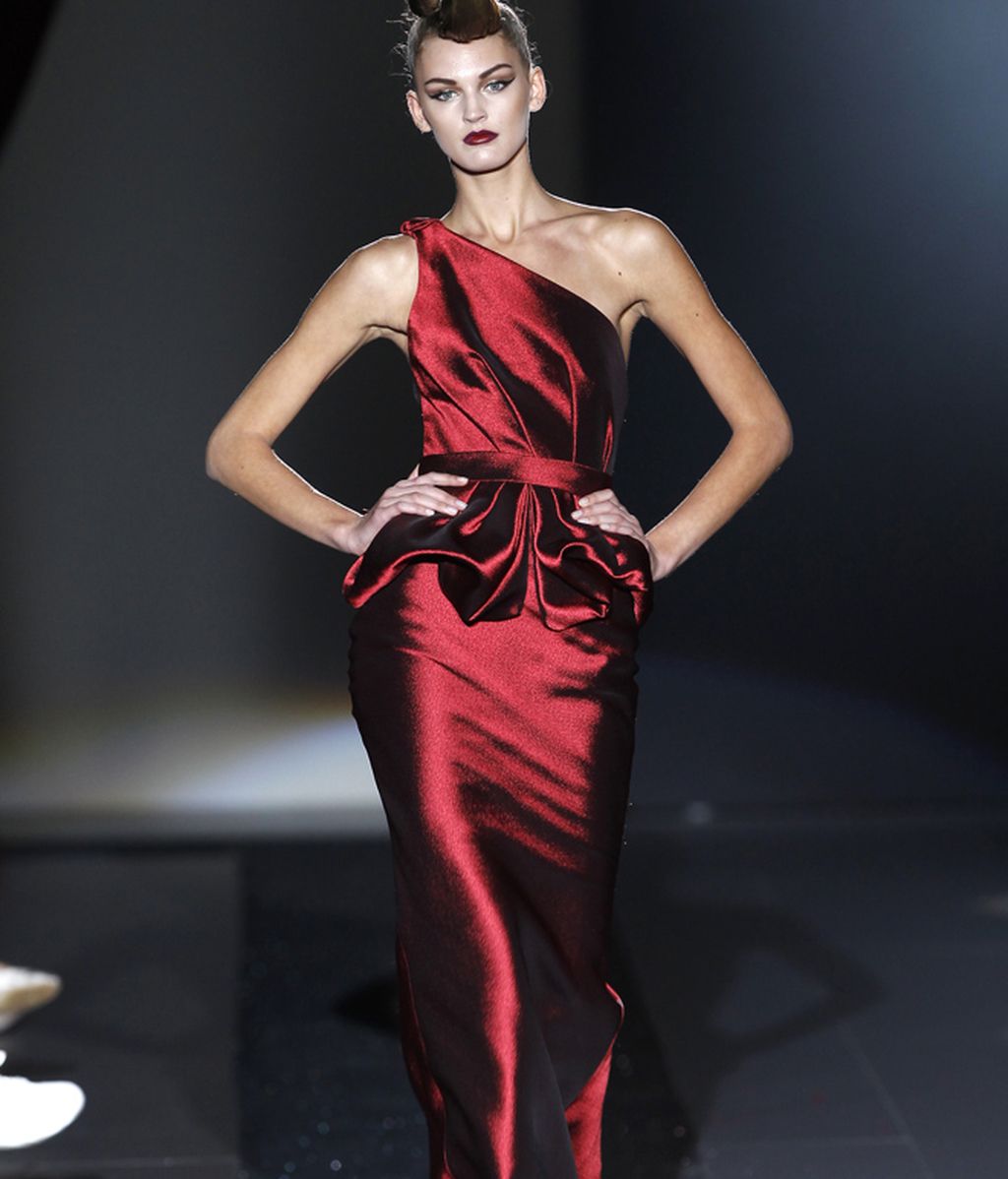 Hannibal Laguna presenta una colección muy del estilo Paz Vega