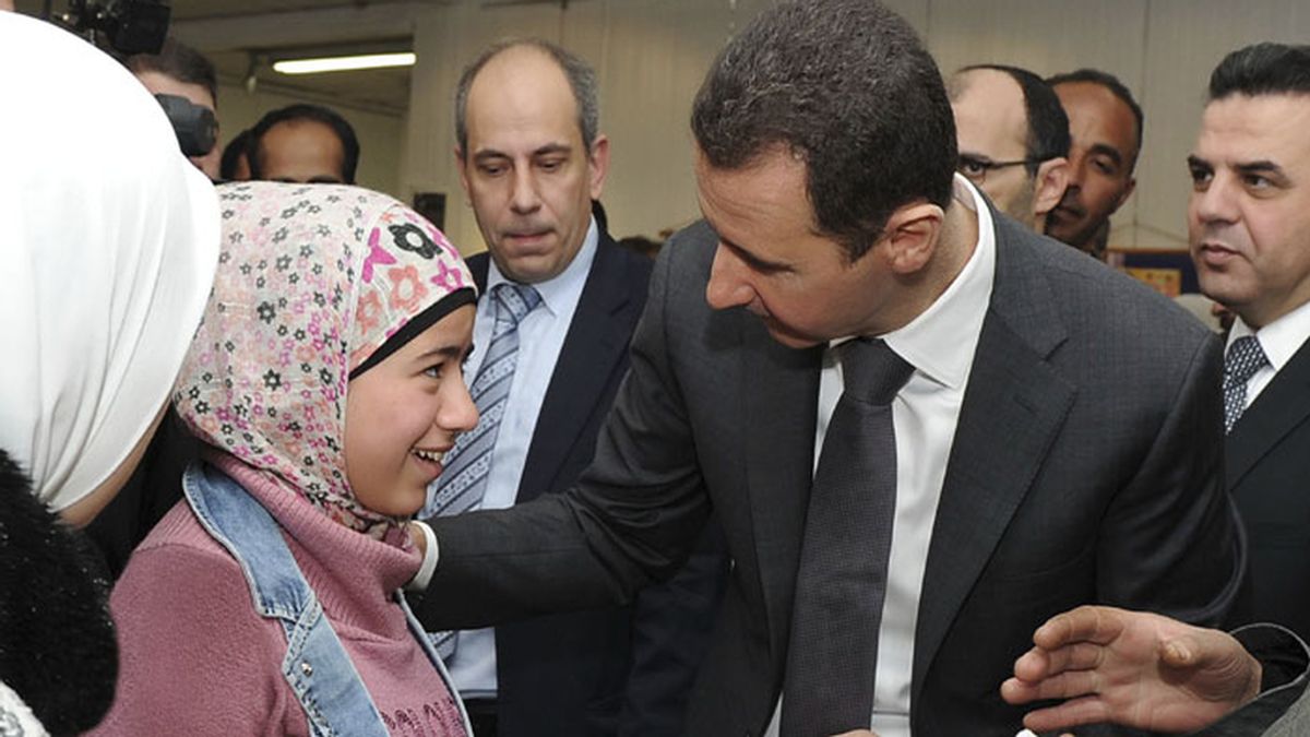 Visita sorpresa del presidente sirio a una escuela
