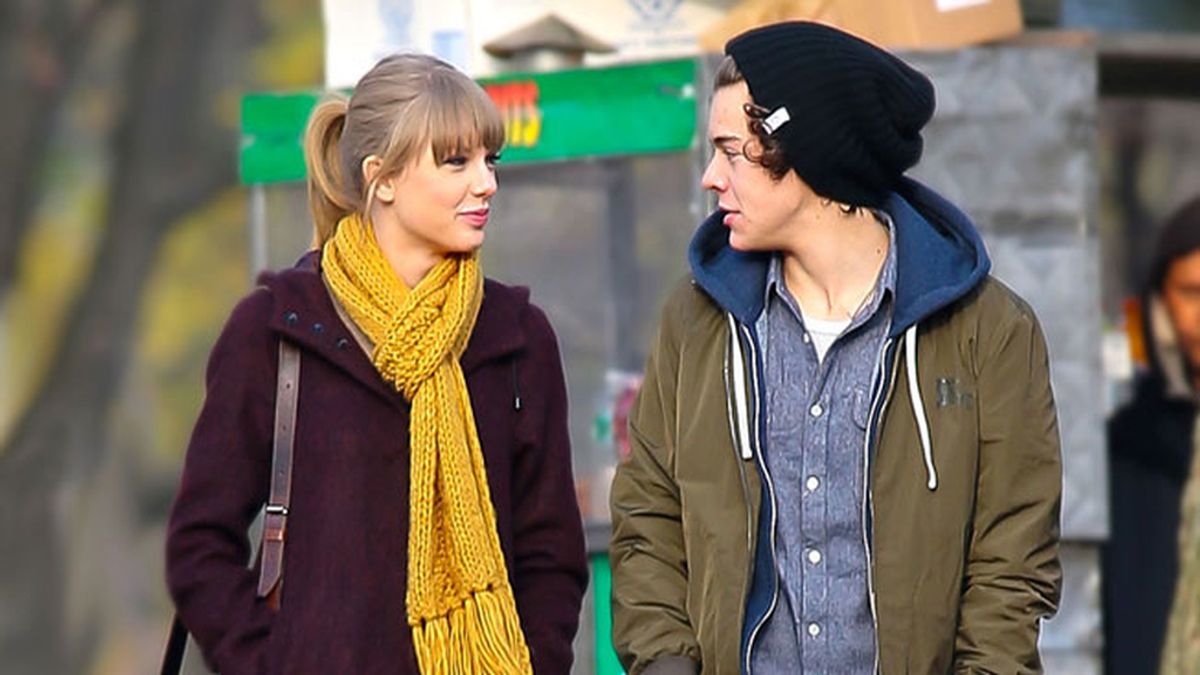 Taylor Swift y Harry Styles paseando juntos