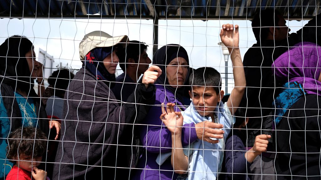 Colas para recibir ayuda en el campo de refugiados de Idomeni
