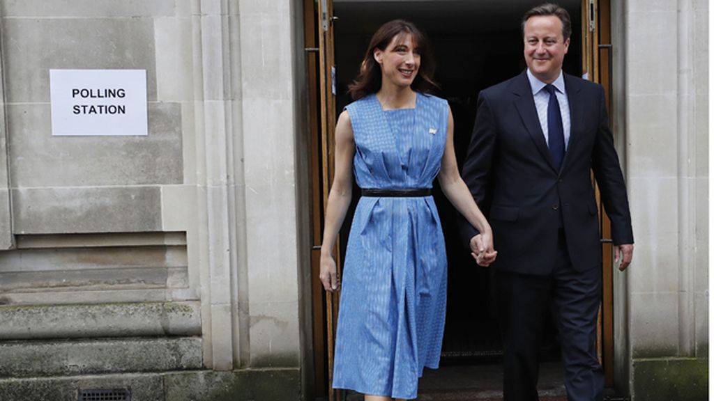 Cameron y su esposa votan en el referéndum sobre la permanencia en la UE