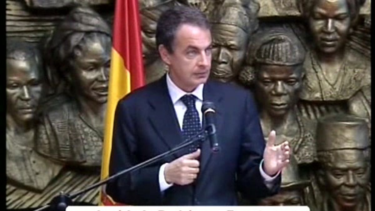 Zapatero responde a Fernández Ordóñez y rechaza una reforma laboral