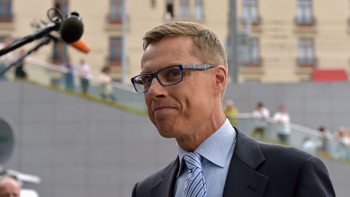 El ministro de Economía finlandés dice que la mitad del Eurogrupo se opone al rescate griego