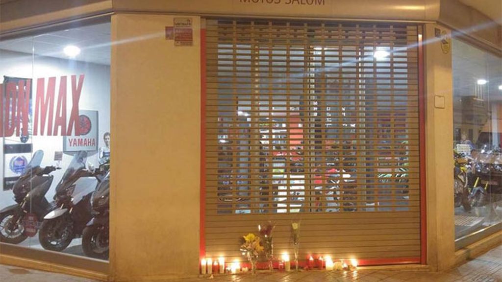 Un altar en la tienda de Luis Salom