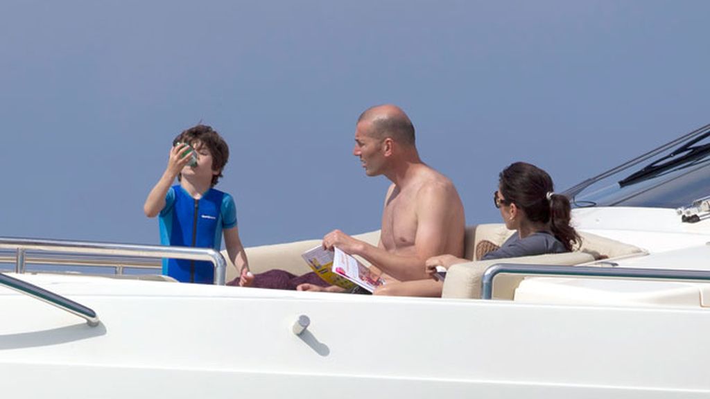 Figo y Zidane, vacaciones en el mar