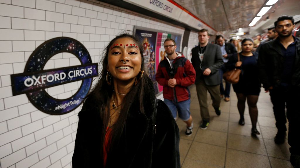 Londres ya tiene servicio nocturno de Metro