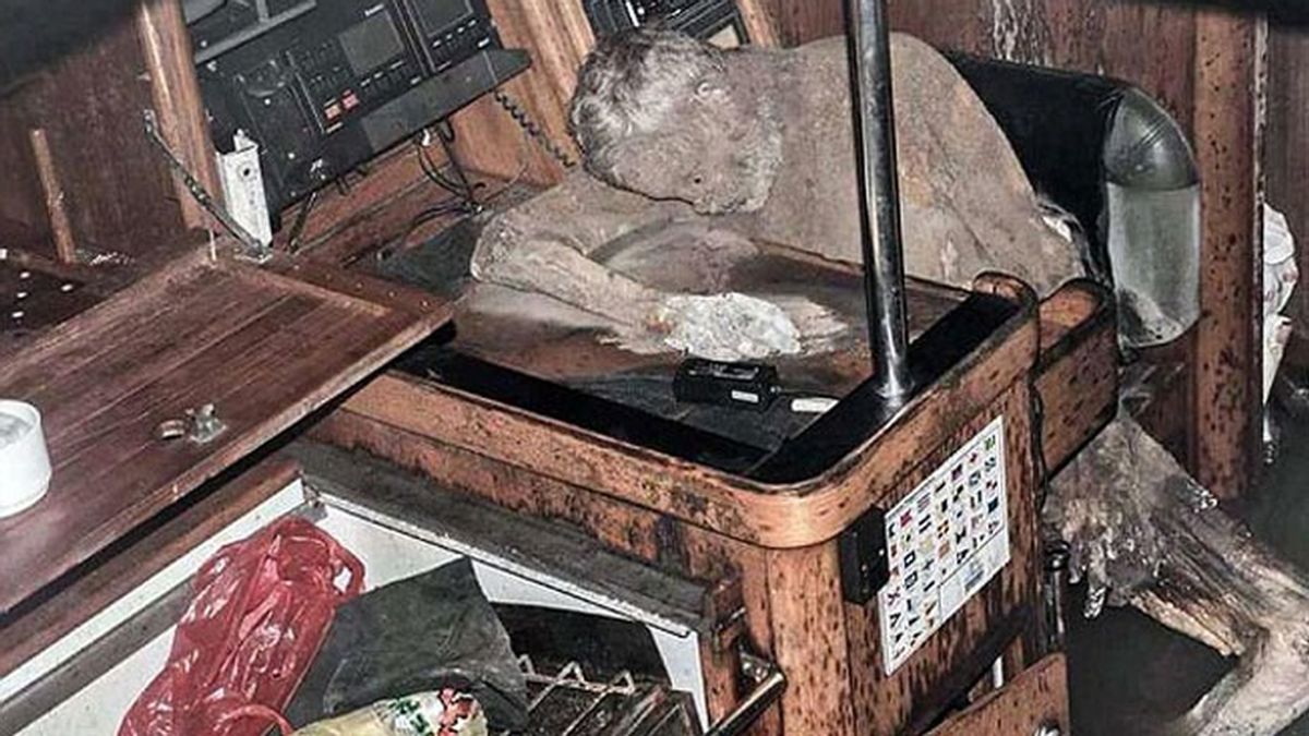 Hallan un cuerpo momificado en un yate a la deriva en Filipinas