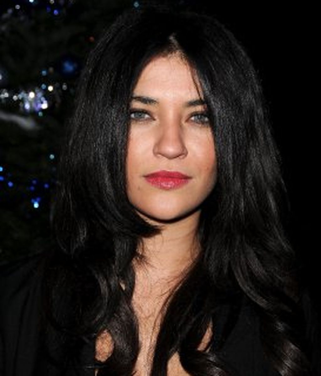 ¿Qué le pasa al pelo de Jessica Szohr?