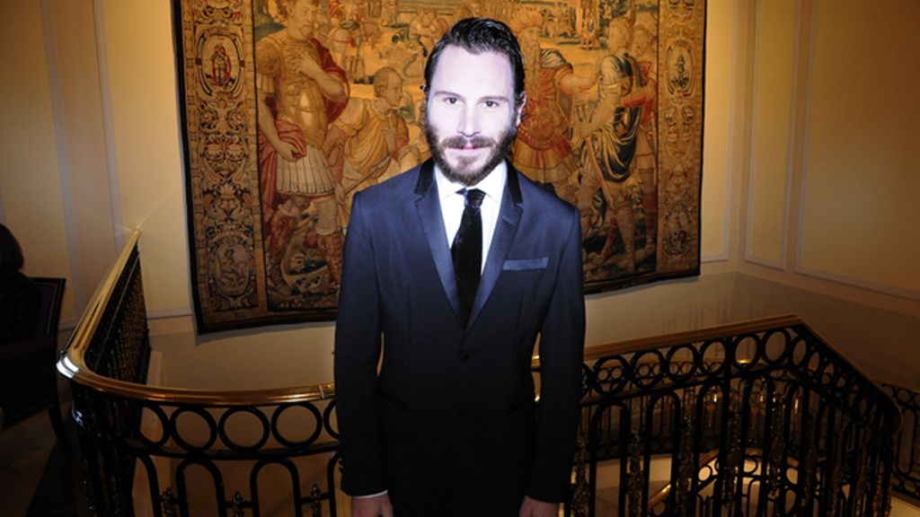 Rubén Ochandiano asistió a los premios GQ vestido de Armani