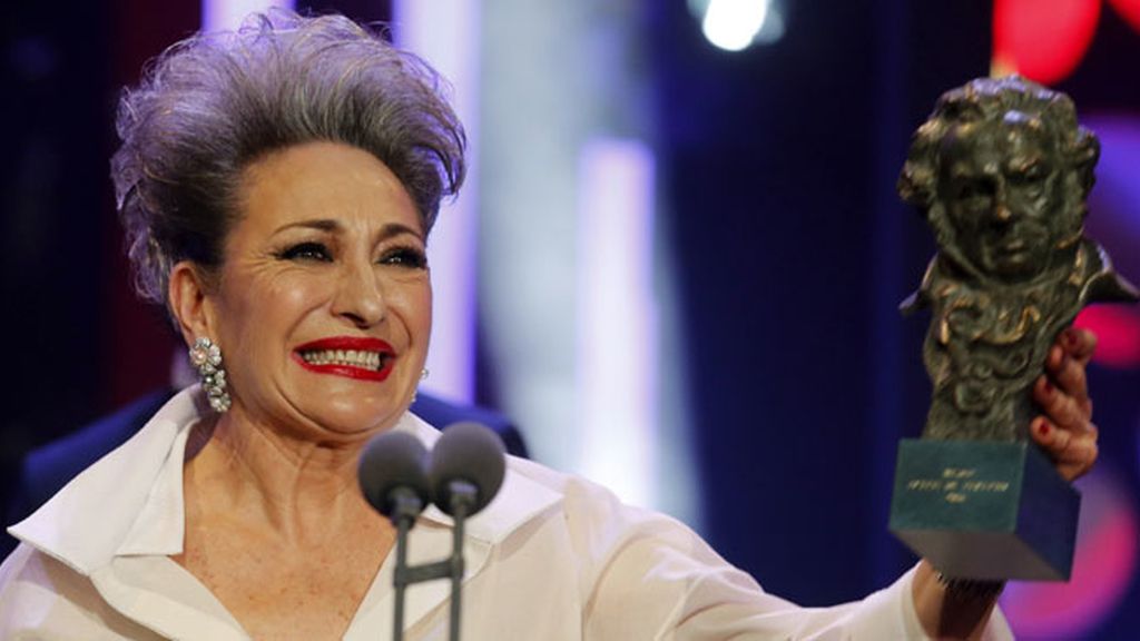 Luisa Gavasa, Mejor Actriz de Reparto