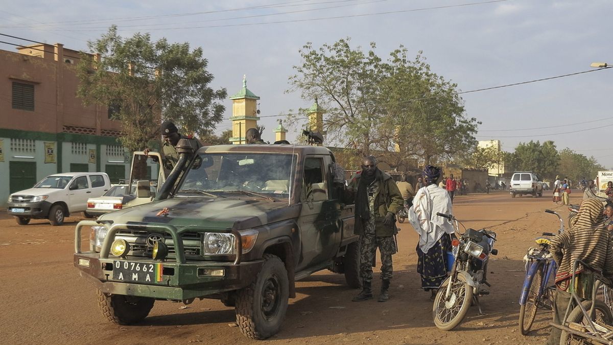 Hombres armados matan a una decena de civiles en Malí