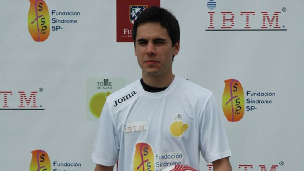 Veteranos del Atlético de Madrid contra famosos