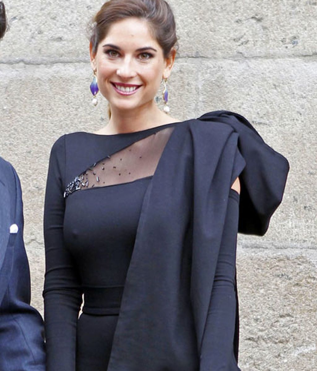 Lourdes Montes, de negro para una boda