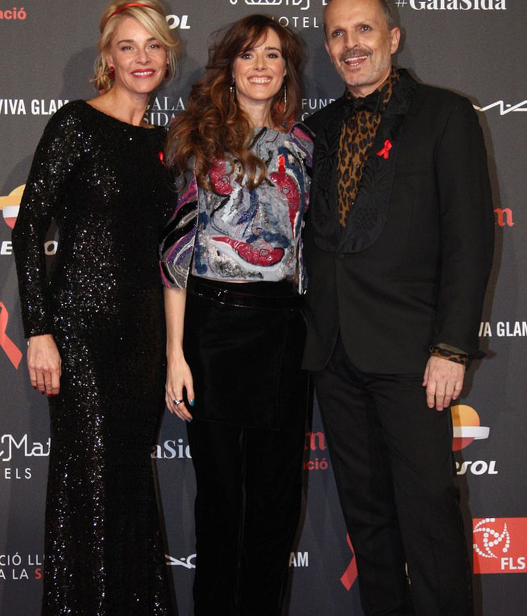 La actriz Pilar López de Ayala, con pelo largo y rizado, no quiso faltar a la gala