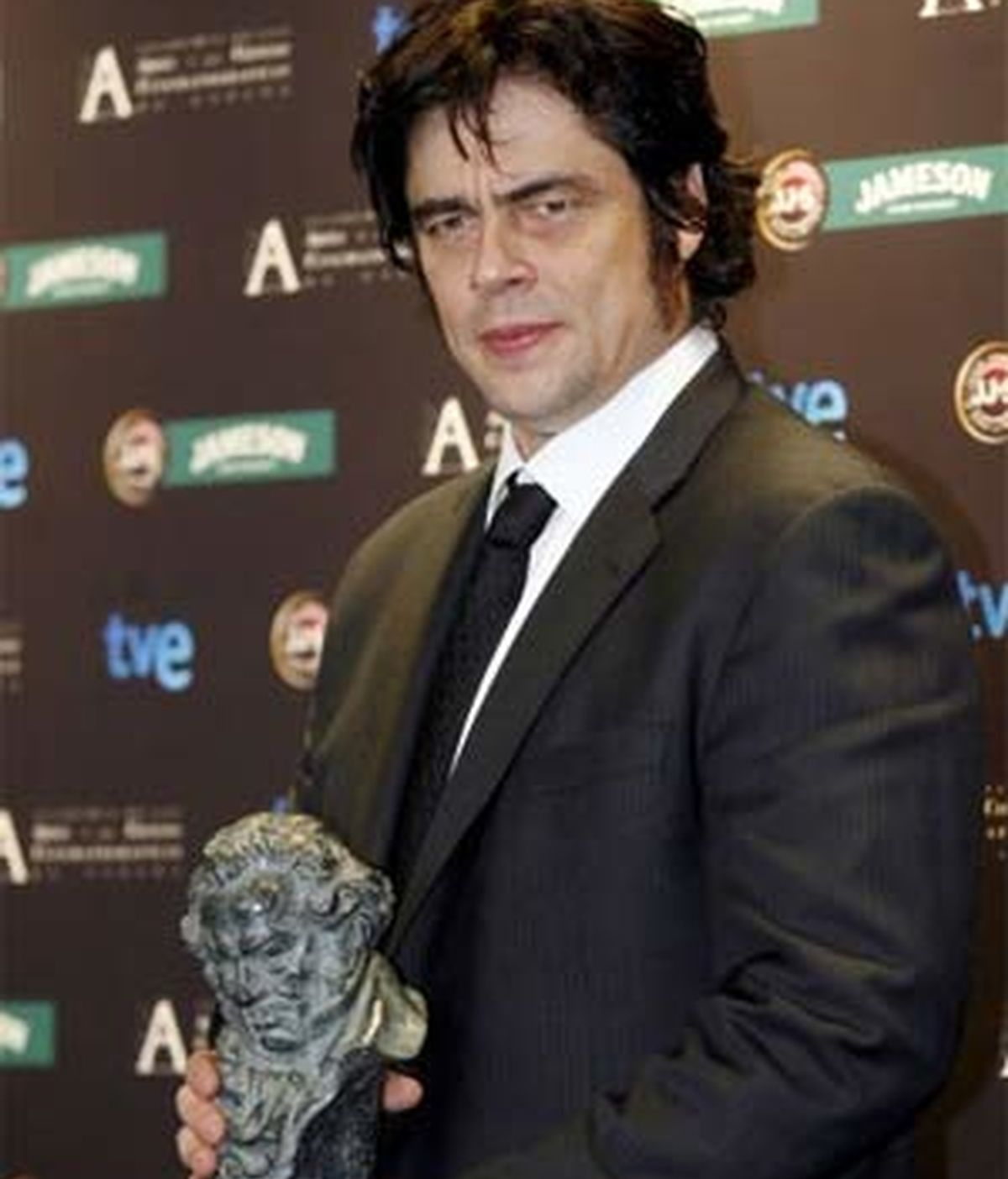 El actor Benicio del Toro, por su trabajo en la película 'Che, el argentino', ha recibido el reconocimiento de la Academia de Cine. Foto: EFE.