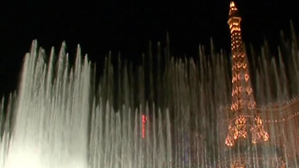 No podía falta una réplica de la Torre Eiffel