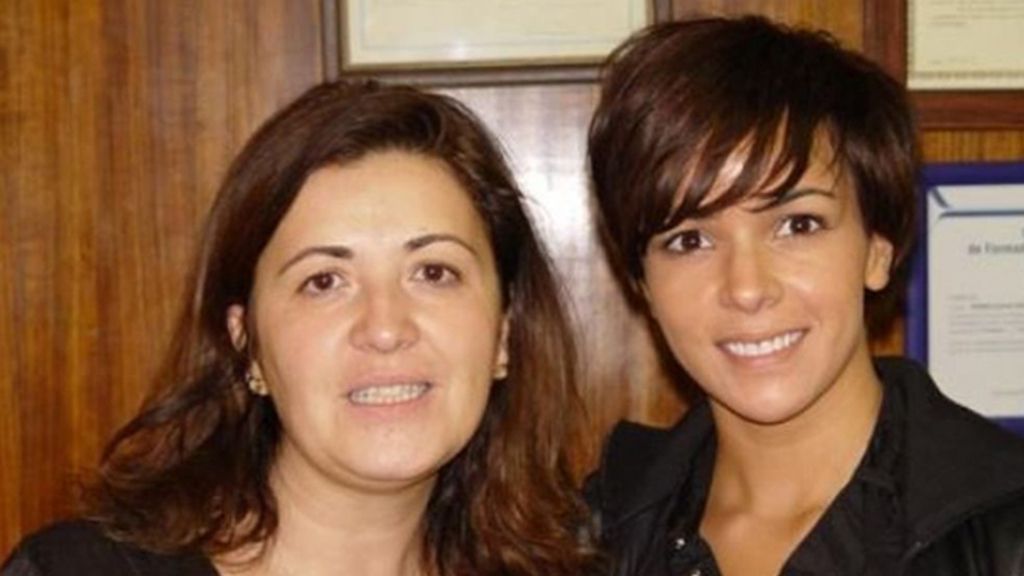 Raquel del Rosario conduce gracias a las Casas Colgantes