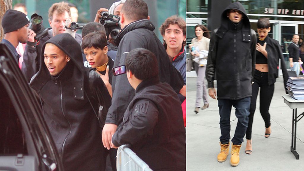 Fotógrafos y fans rodearon a la pareja en busca de la foto que confirmase su relación