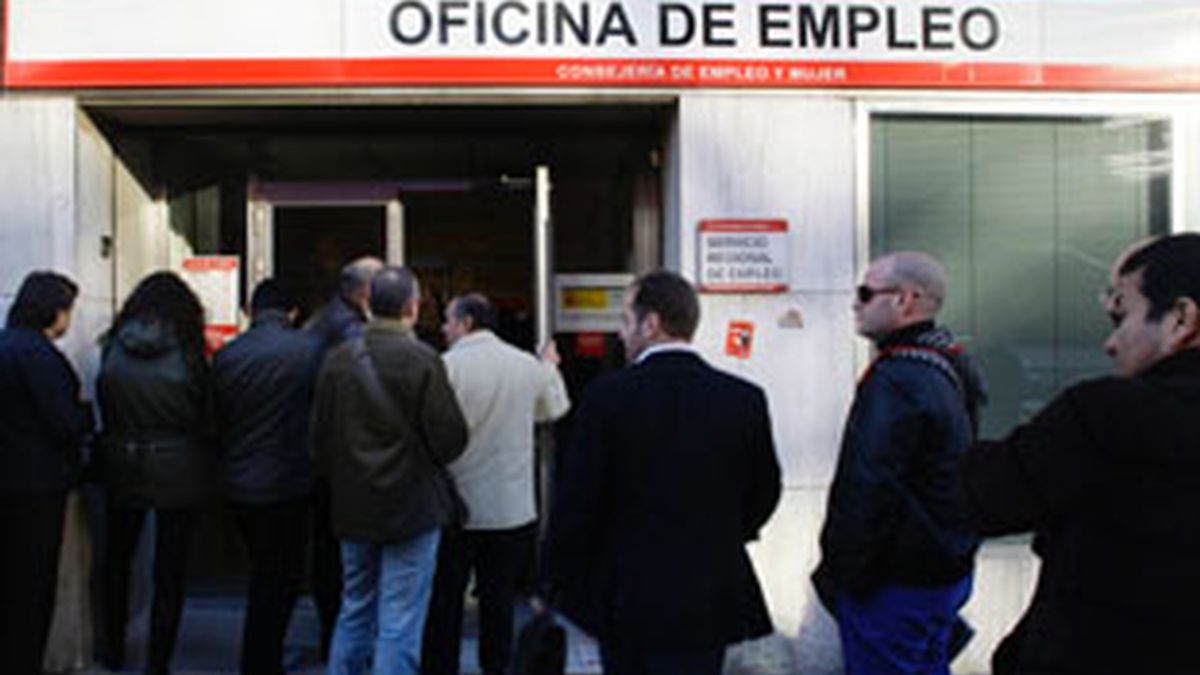 La CEOE culpa a los salarios y al alto coste del despido de la alta tasa de destrucción del empleo en España