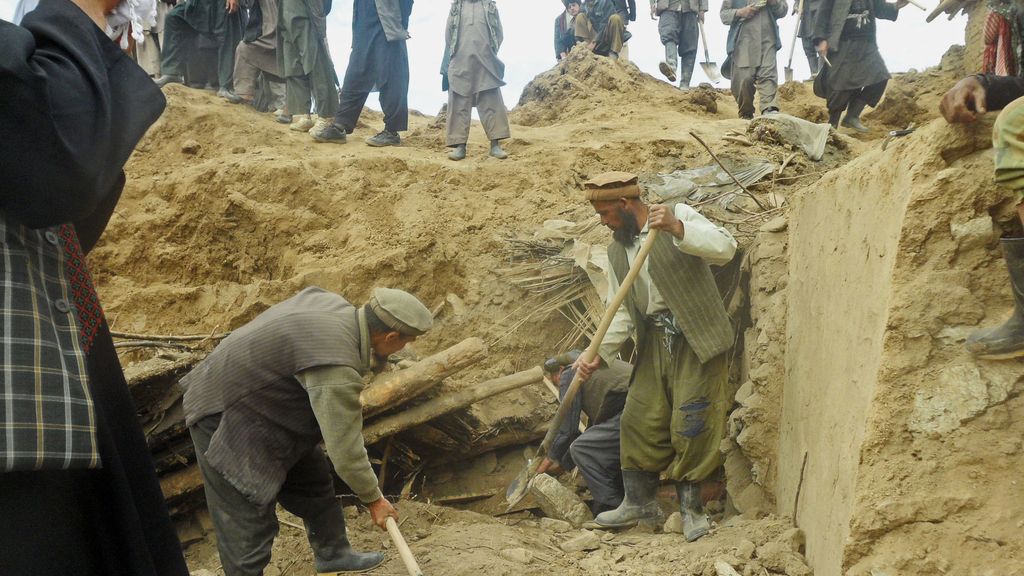 Miles de muertos en Afganistán en varios corrimientos de tierra