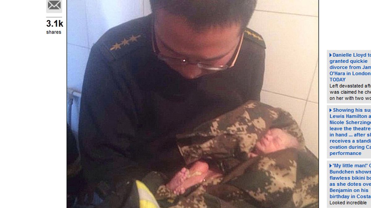 Un recién nacido sobrevive tras ser tirado por el retrete en China