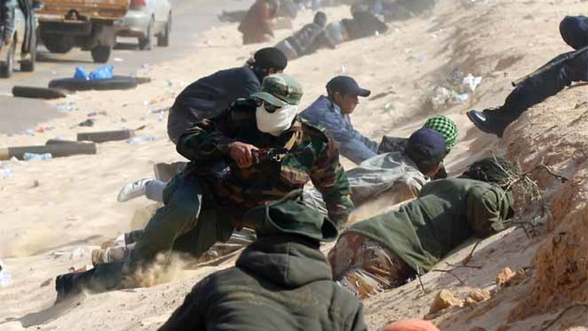 Los rebeldes continúan su lucha contra Gadafi