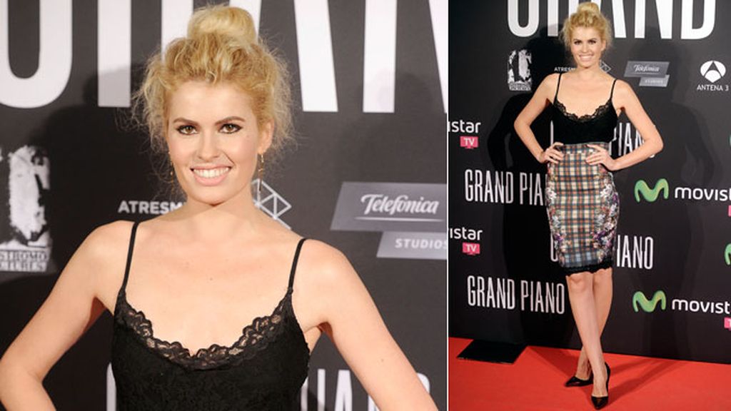 Adriana Abenia llevó un sensual look lencero